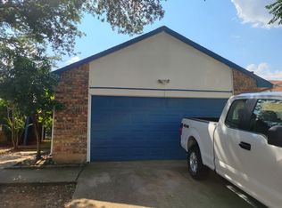 2417 Chinaberry Dr, Bedford, TX 76021