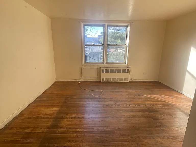 1317 Park Pl #2F — Photo 2