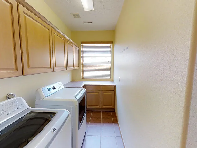 1312 Tiffany Ln SE — Photo 18