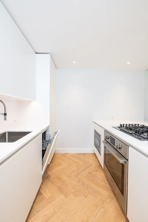 1 bed, 1.0 bath, 700 sqft, $4,500 — Photo 1