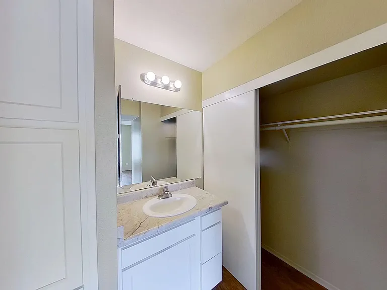 401 Beach Blvd - El Pueblo Apartments — Photo 23