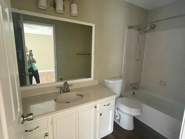 bedroom 2 bathroom
