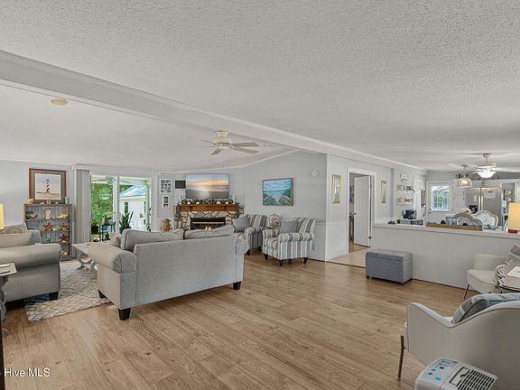 4th image of 435 Baker Drive SW