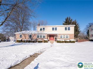 955 Little Lehigh Dr, Emmaus, PA 18049