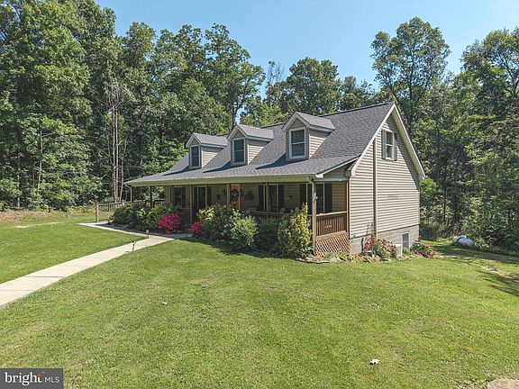 4th image of 215 Brick Church Ln