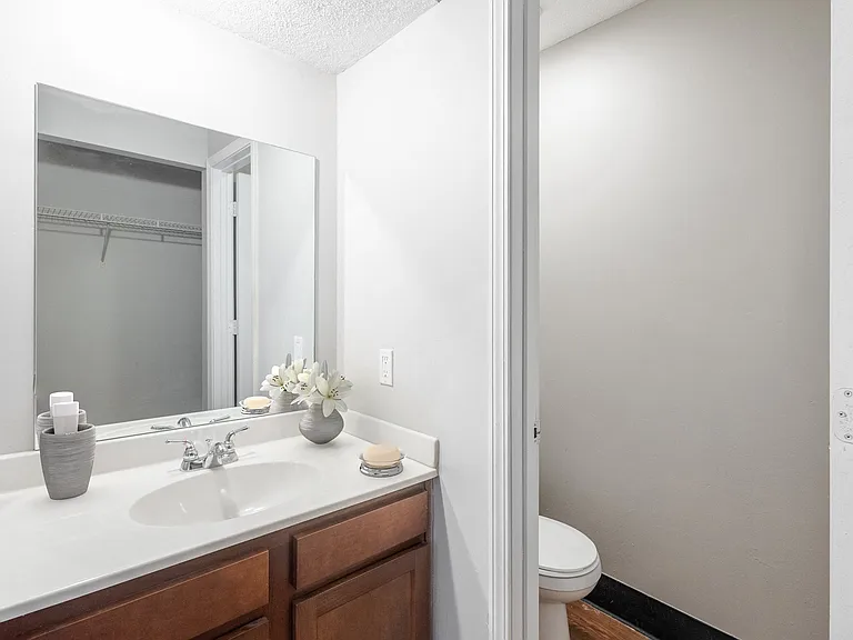 Bridgepointe Crossing — Photo 9