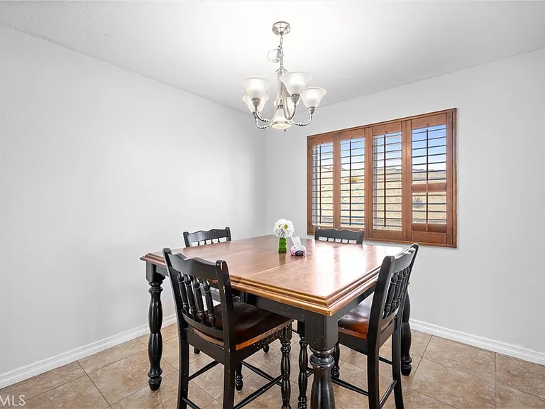 10703 Valley Dr — Photo 10
