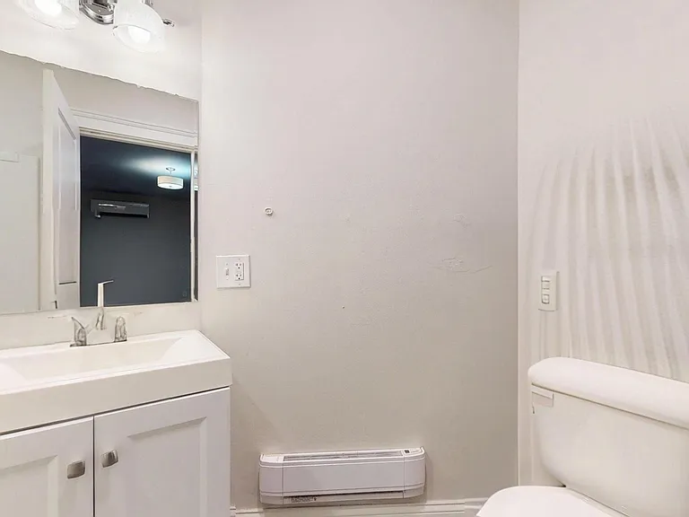 108 Meridian St #1 — Photo 5