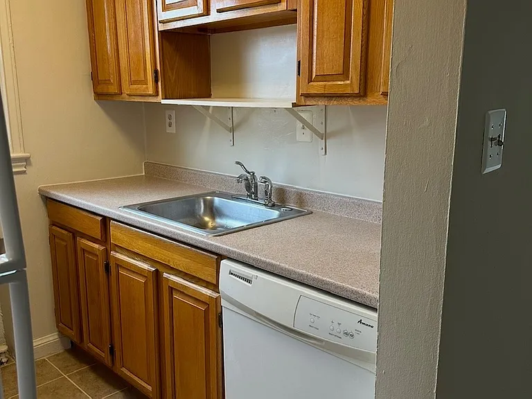 5733 Washington Blvd #5 — Photo 2
