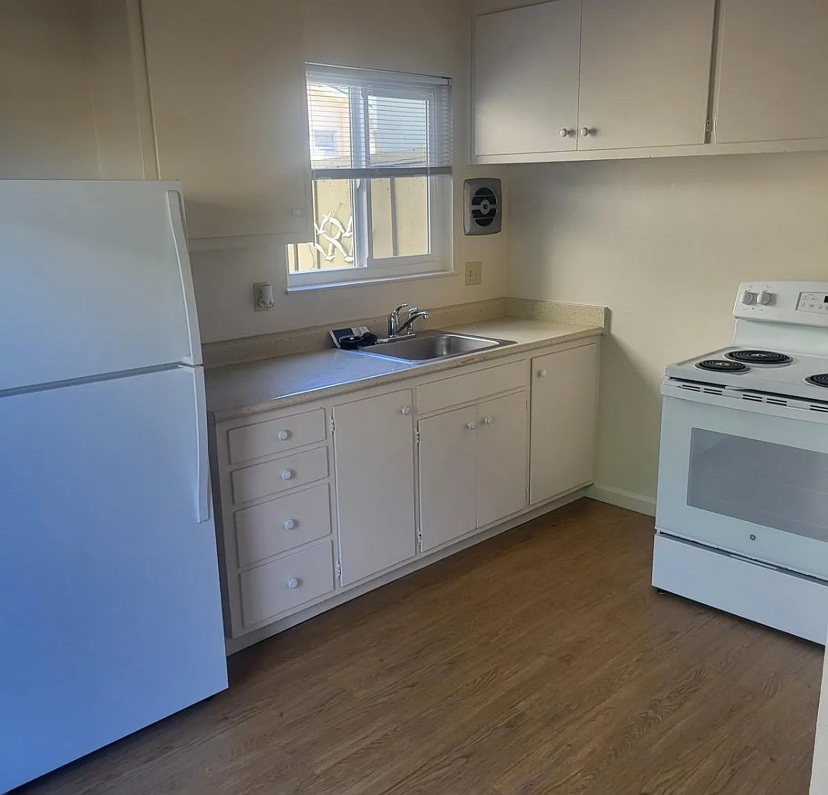 2 bed, 1.5 bath, 800 sqft, $2,250 — Photo 3