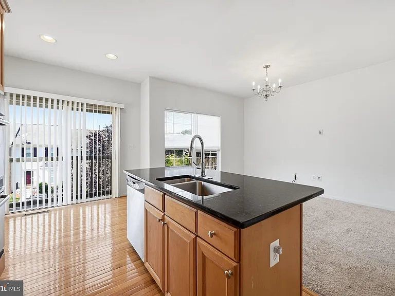 110 Chesterbrook Ct — Photo 4
