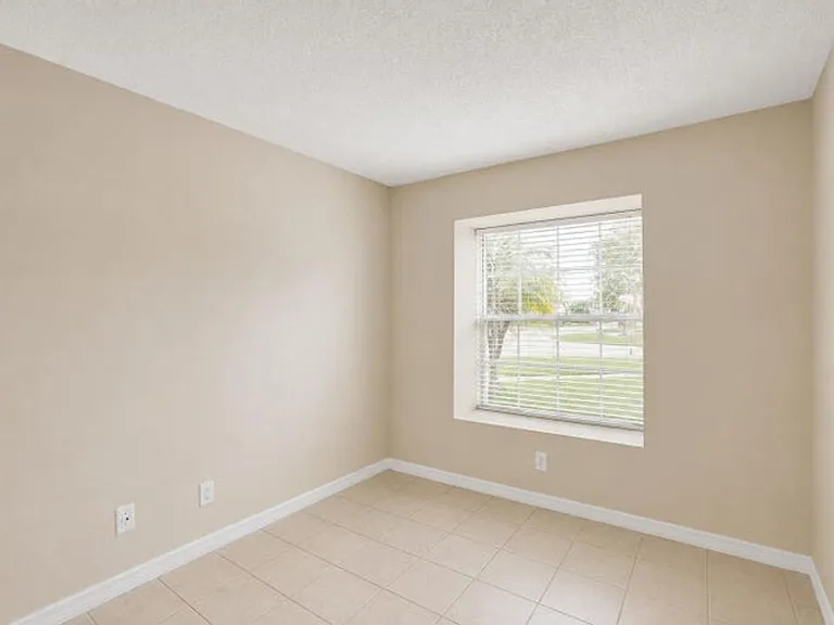 7958 Piper Ln — Photo 9