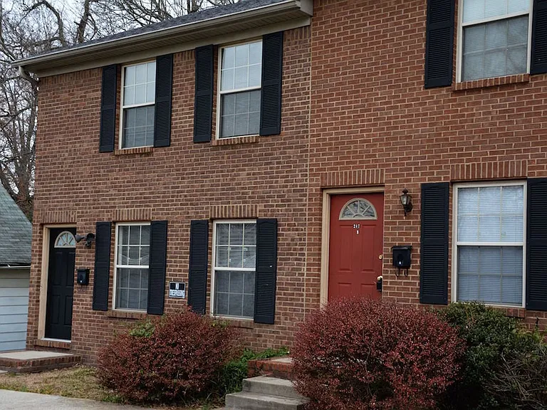 247 E Green St #A — Photo 1