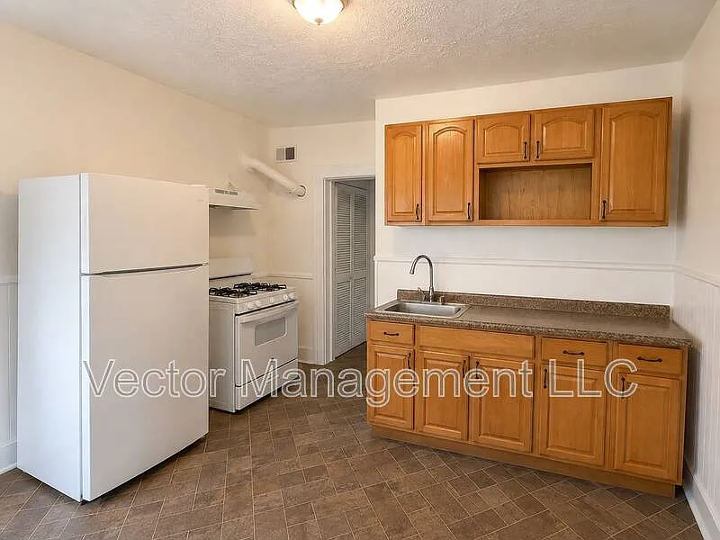 2 bed, 1.0 bath, 1000 sqft, $1,400 — Photo 2