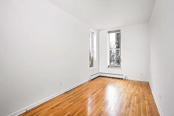 Rented by Waldstar Real Estate LLC | media 32