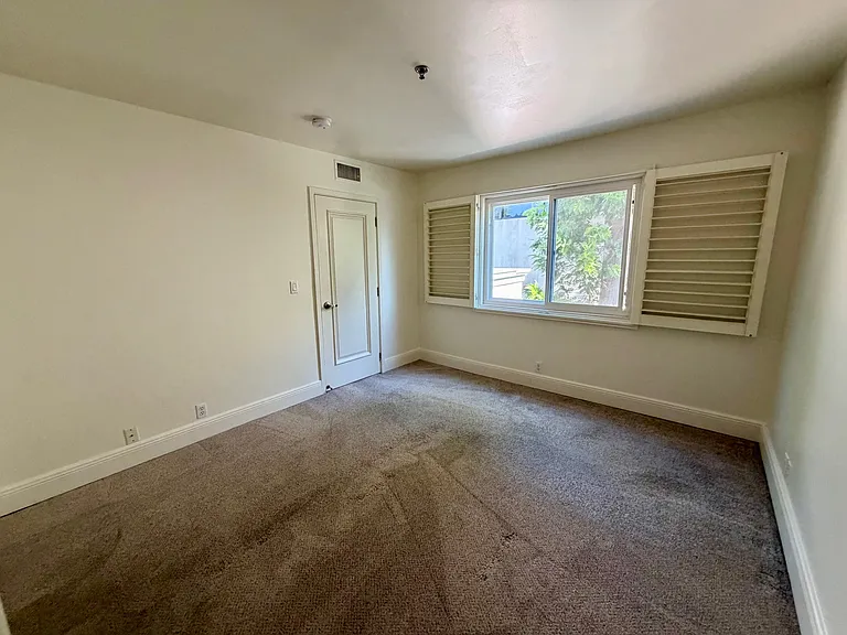 120 S Mentor Ave #304 — Photo 10