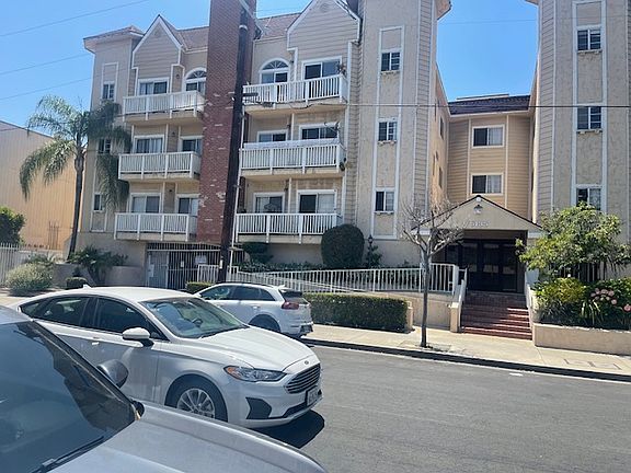 2nd image of 5135 Zelzah Ave APT 202