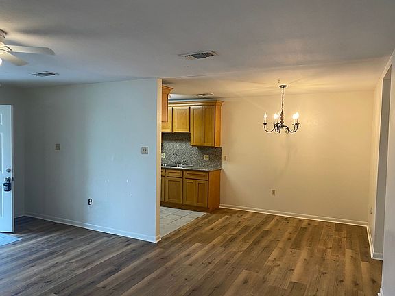 4th image of 4181-4187 Southpark Dr