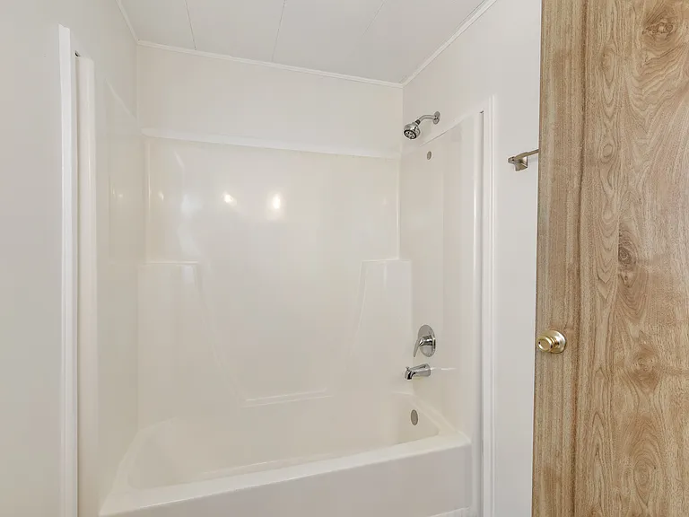 5223 E Lindstrom Ln — Photo 20