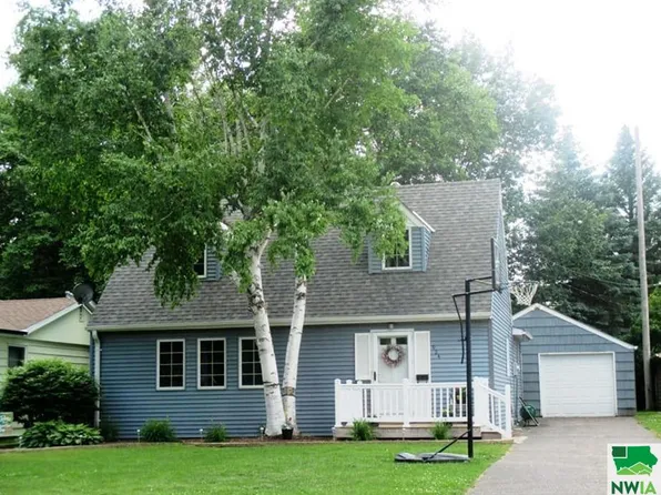 924 Roosevelt Ave, Sheldon, IA 51201