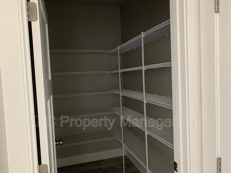 780 McIntosh Ct NE — Photo 9