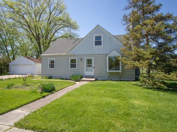 902 Medinah St, Bensenville, IL 60106