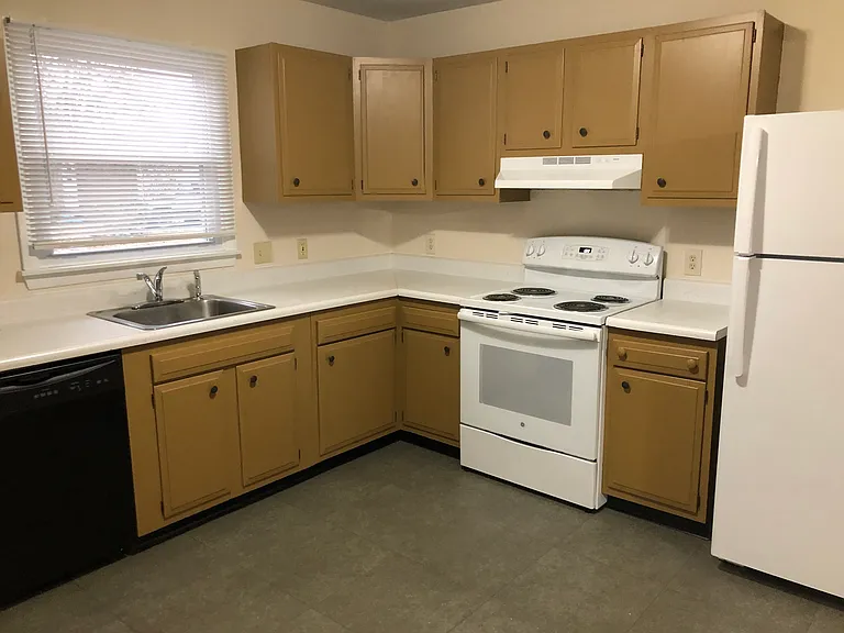 3050 Riverside Dr #1 — Photo 3