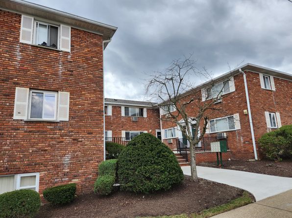 104-13 N Beverwyck Rd