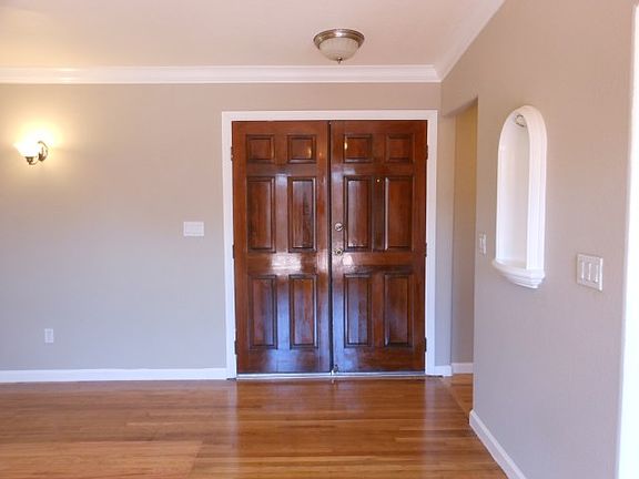 4th image of 43425 Lindenwood St