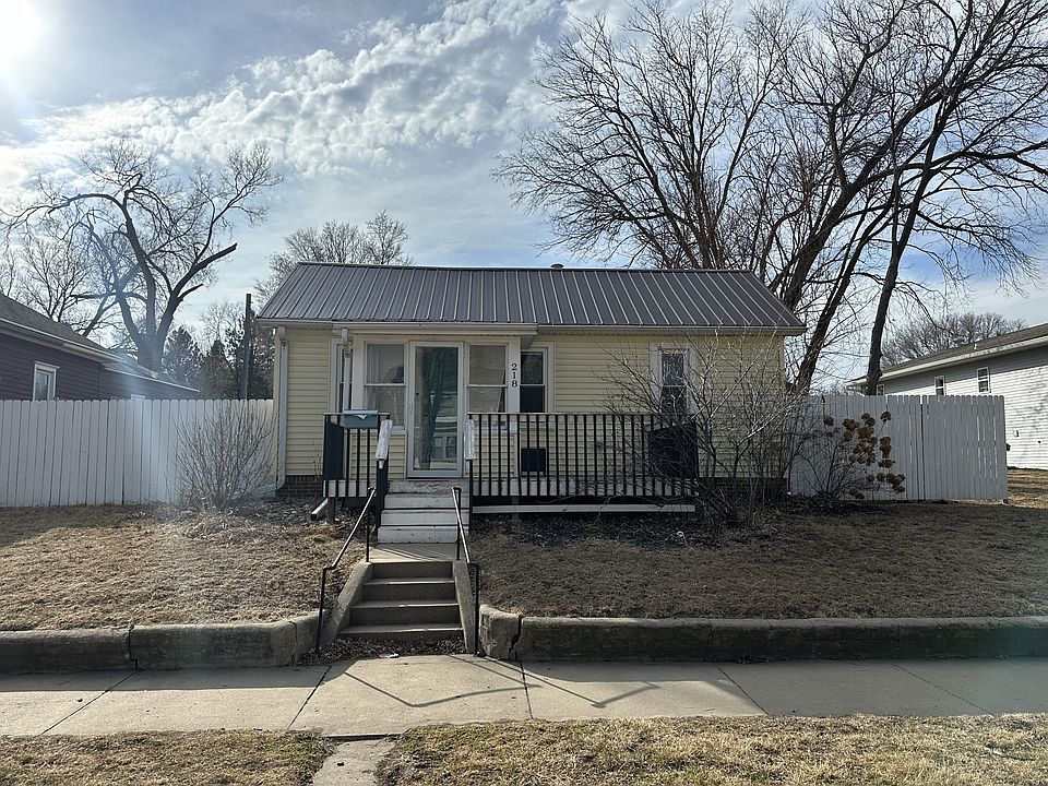 1st image of 218 Center St