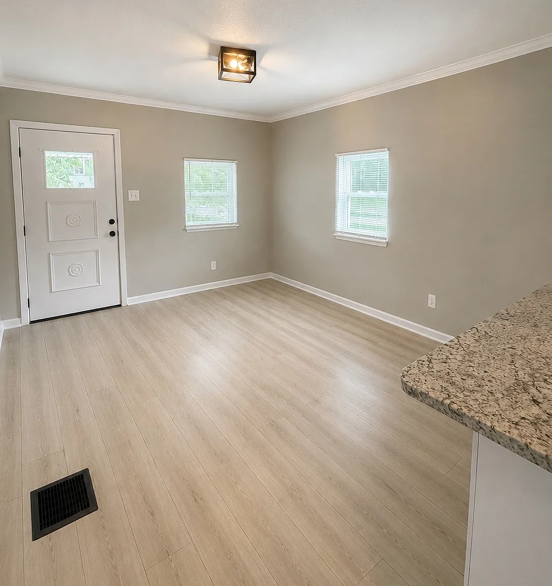 3 bed, 1000 sqft, $1,875 — Photo 4