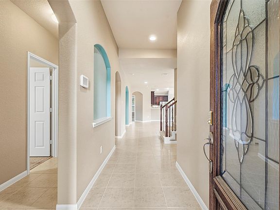 3rd image of 9997 Willow Falls Ln