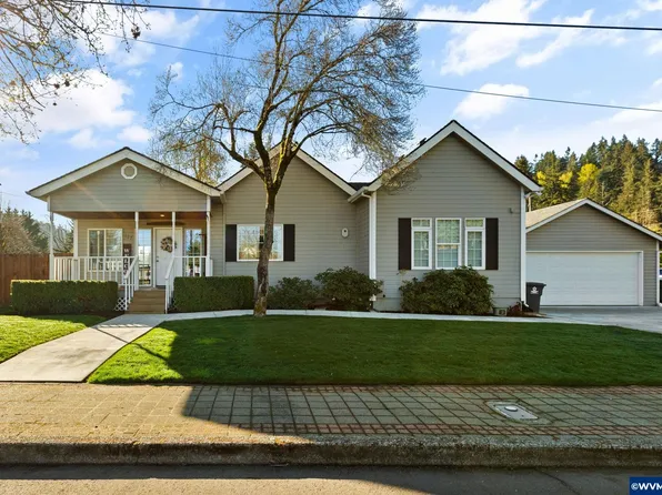 117 Smith St, Silverton, OR 97381