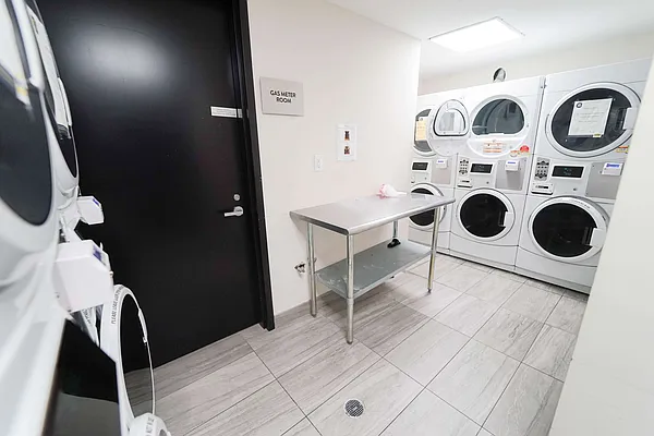 Rented by Manhattan Management LLC | media 50