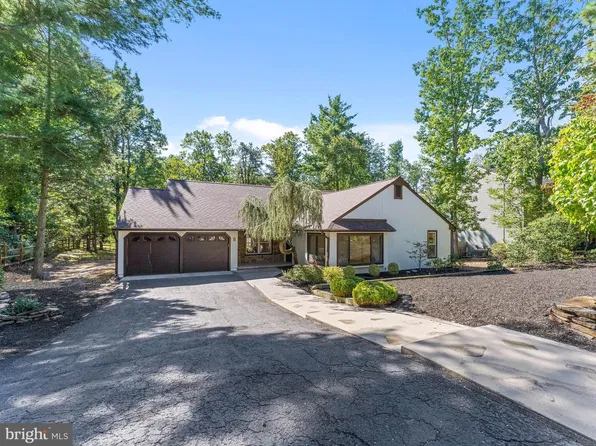 8 Westbrooke Ct, Voorhees, NJ 08043