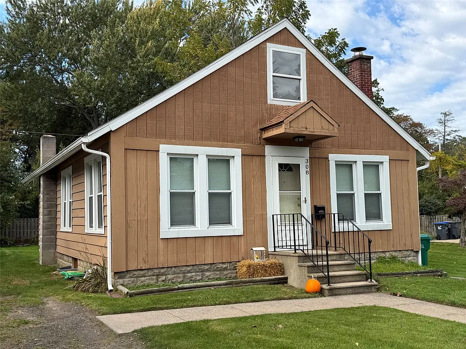 308 Blackstone Dr