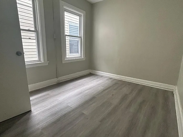 76 Eaton Pl #2B — Photo 8