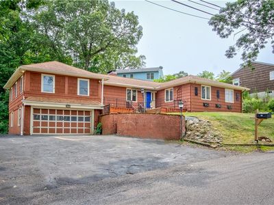 143 Waumsett Ave, Cumberland, RI, 02864
