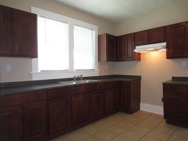 Building Photo - 1304 Faxon Ave