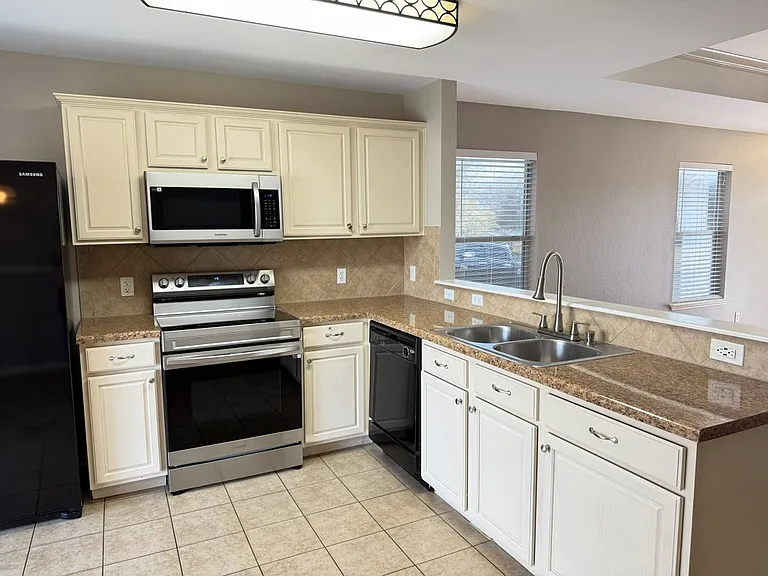 216 Pullman Place Blvd — Photo 14
