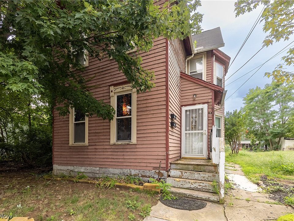 1st image of 827 Starkweather Ave