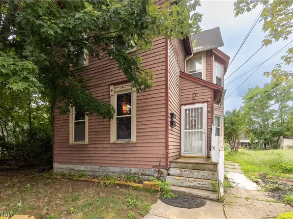 827 Starkweather Ave, Cleveland, OH 44113