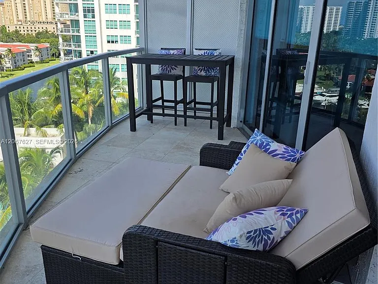 3029 NE 188th St #819 — Photo 32