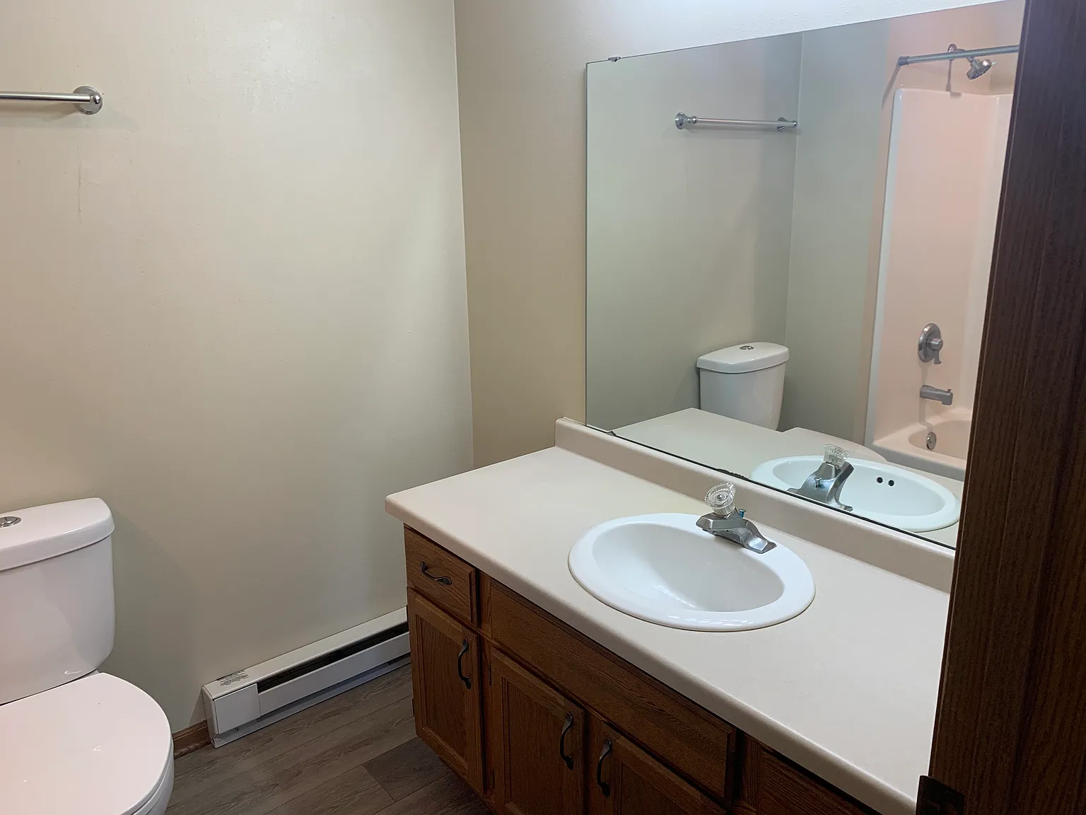 2 bed, 1400 sqft, $1,400 — Photo 4