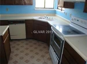 4th image of 520 Wardelle St