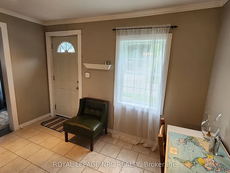 215 Devon Pl — Photo 5