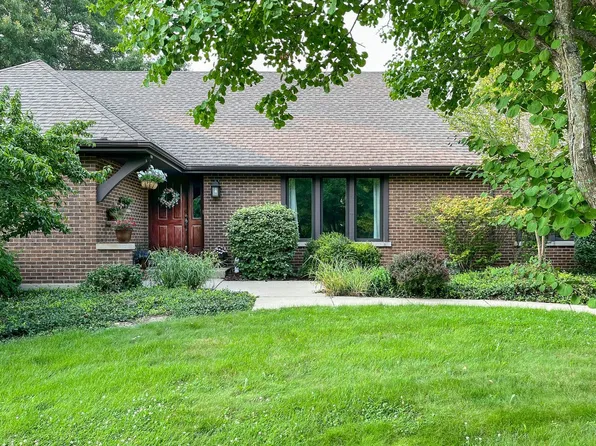 4 S Liberty Dr, South Barrington, IL 60010