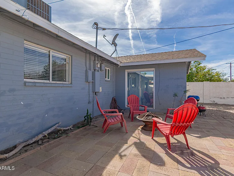 106 E Geneva Dr — Photo 29