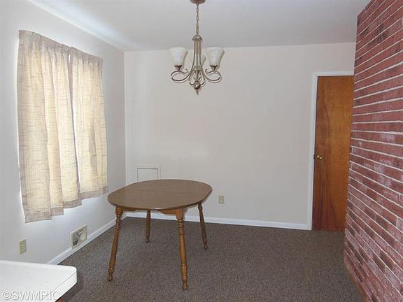 4th image of 3 Elm Ct
