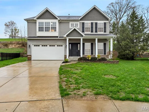 423 Hillington Dr, Eureka, MO 63025